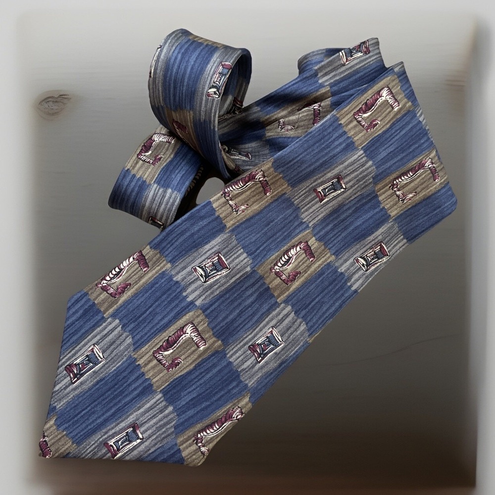Louis Feraud Tie Italian Silk‎ Abstract  White Neck Tie